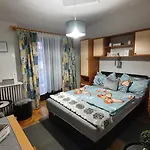 Konukevi Agnes Vendeghazak Siofok- Szoba 2,3,4 Fore Fuerdoszobaval,Erkellyel Siofok