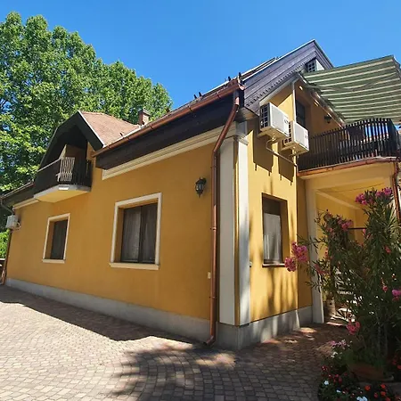 ágnes Siófok-apartman 3 Maison d'hôtes